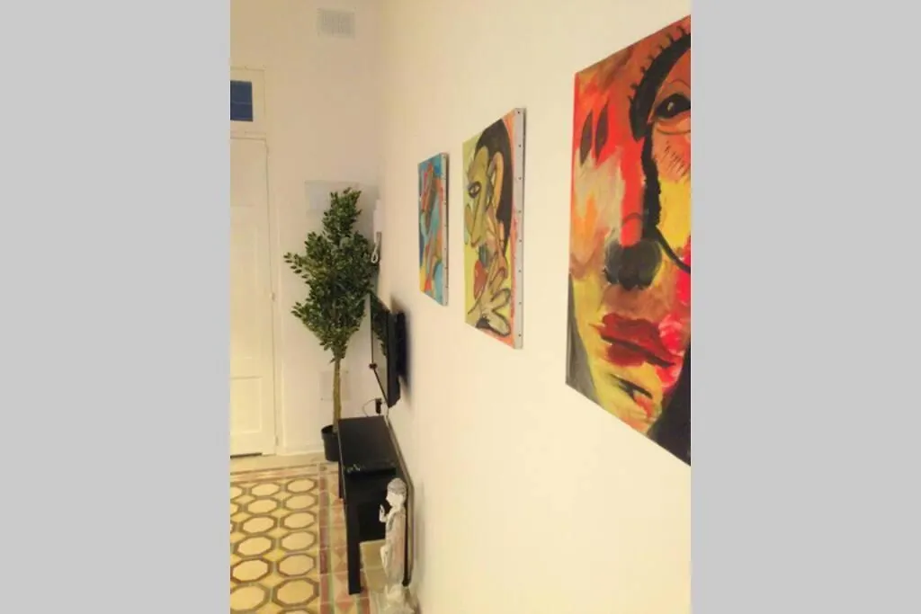 Valletta Art House - Retro Bordello